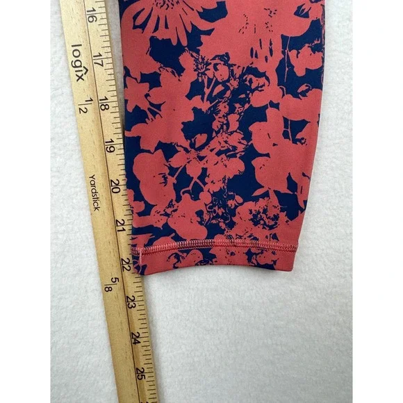 Lululemon Fast and Free High Rise Tight 22" Floral Red Navy Size 6 Nulux - Picture 3 of 5